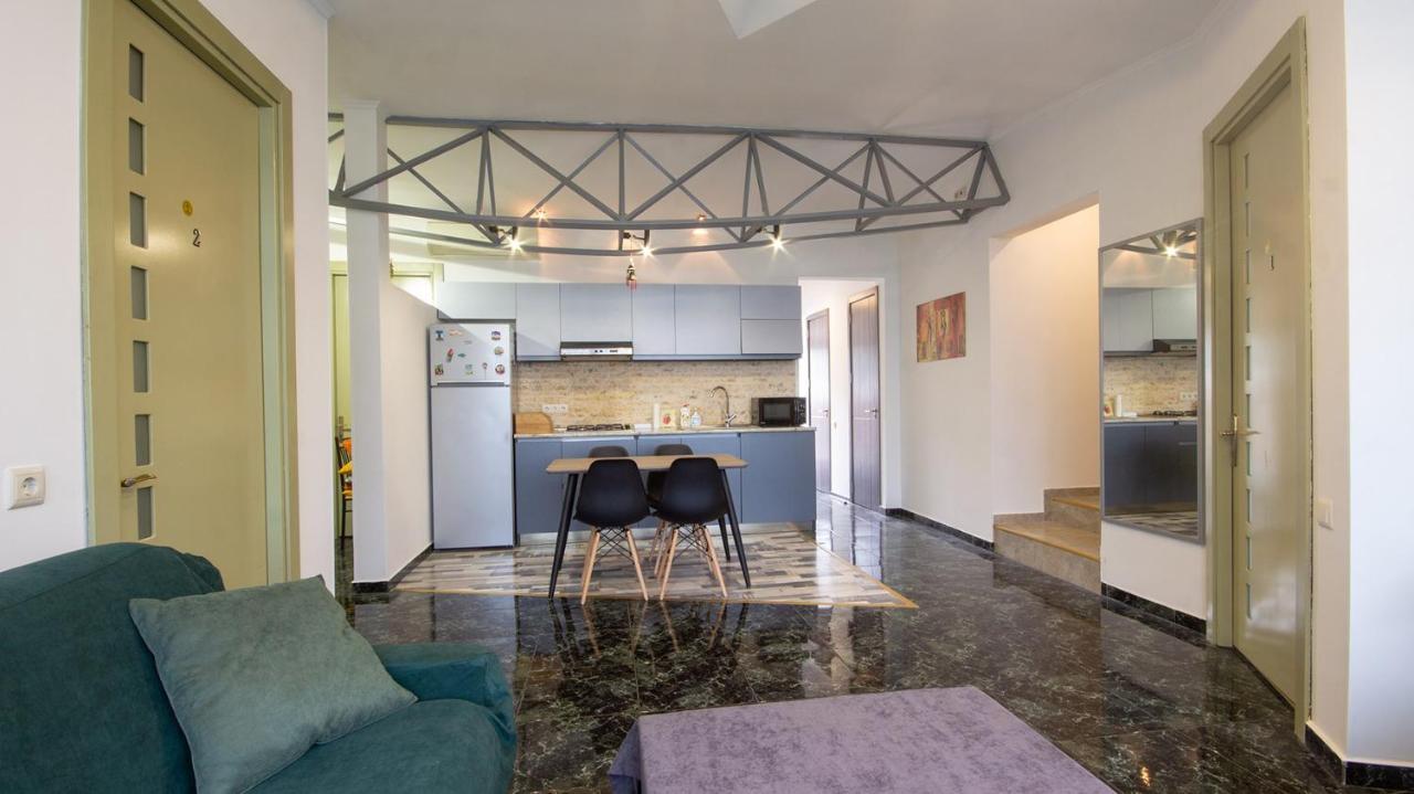 4 Bedroom Apartment On Liberty Square Tbilisi Exteriér fotografie