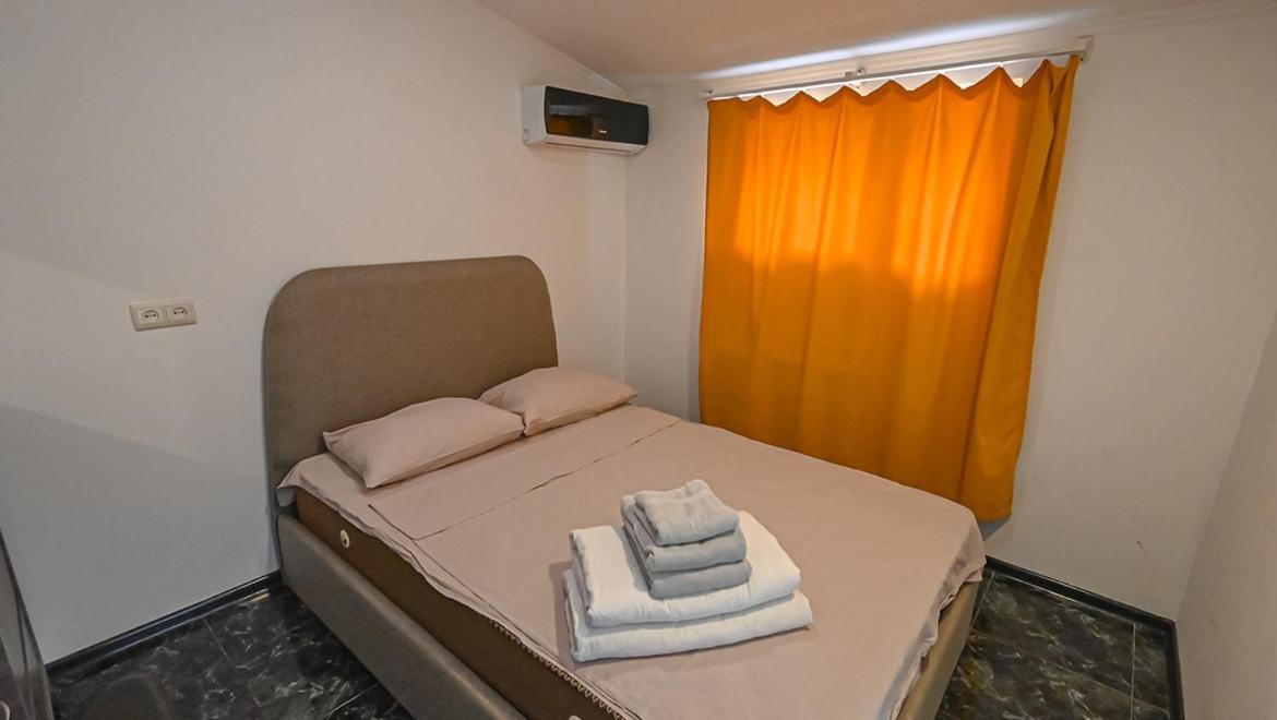 4 Bedroom Apartment On Liberty Square Tbilisi Exteriér fotografie