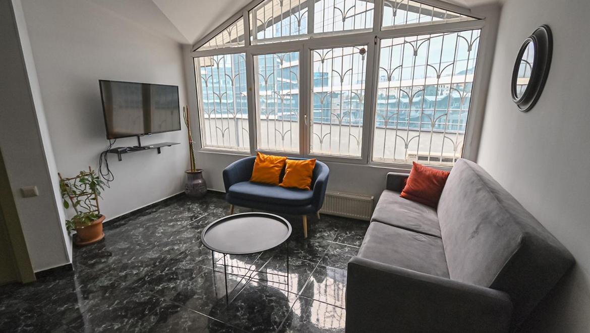 4 Bedroom Apartment On Liberty Square Tbilisi Exteriér fotografie